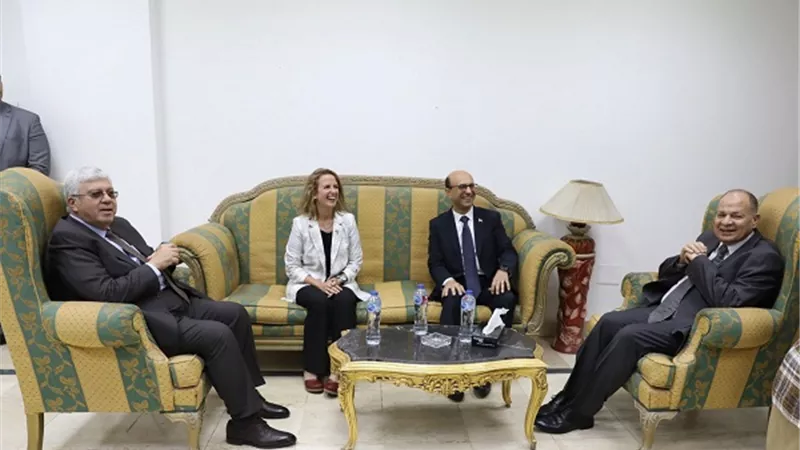 ايمن عاشور يفتتح المركز الجامعي للتطوير المهني بجامعة أسيوط