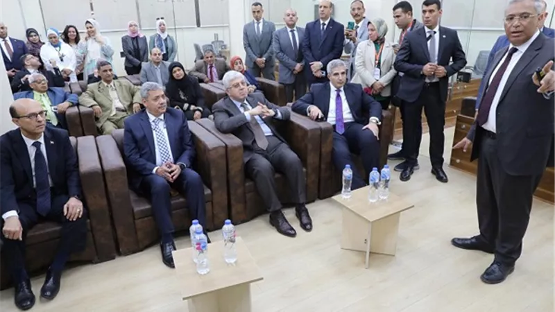ايمن عاشور يفتتح فرع هيئة تمويل العلوم والتكنولوجيا بجامعة أسيوط
