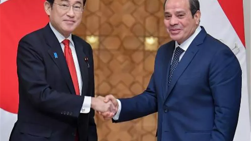 المتحدث الرئاسي ينشر صور استقبال ومباحثات الرئيس السيسي ورئيس الوزراء الياباني