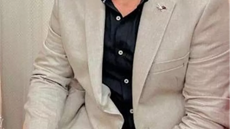 خطوبة سعيدة