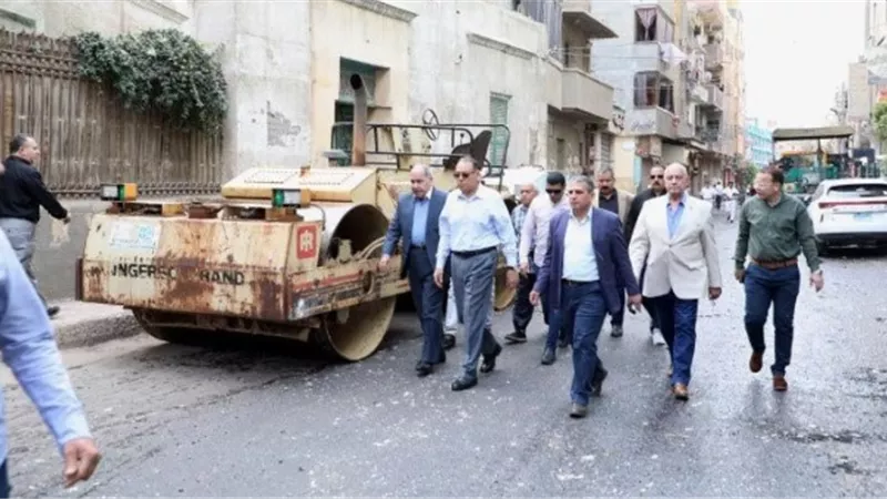 محافظ الشرقية يتفقد الرصف والتطوير بشوارع مدينة الزقازيق