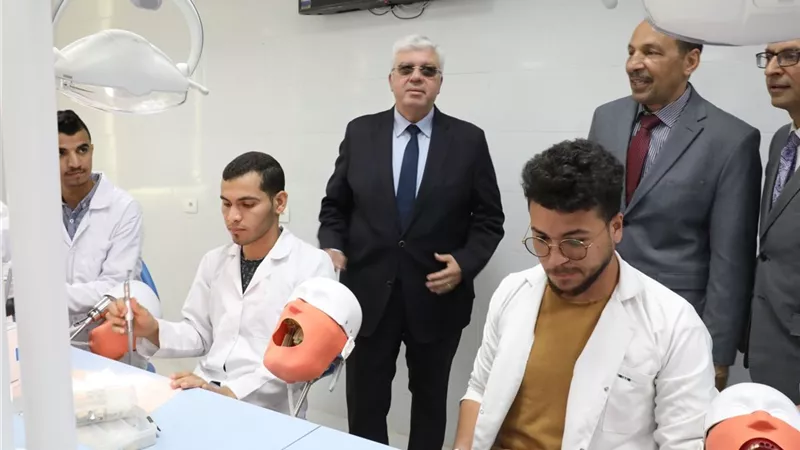 وزير التعليم العالي يتفقد جامعة سفنكس لمُتابعة انتظام سير العمليه