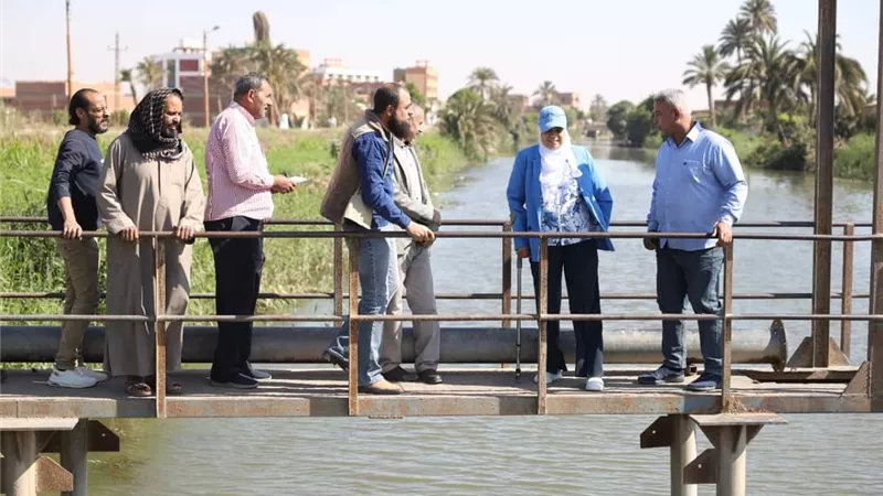 رئيس شركة مياه الشرب فى جولة بمحطات مركز الواسطي