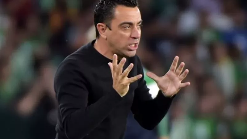 تشافى يعلن قائمة برشلونة لمواجهة أوساسونا فى الدوري الإسبانى