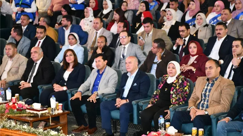 وزير الرياضة يشهد ختام منتدى الحوار الوطني للشباب بدمنهور