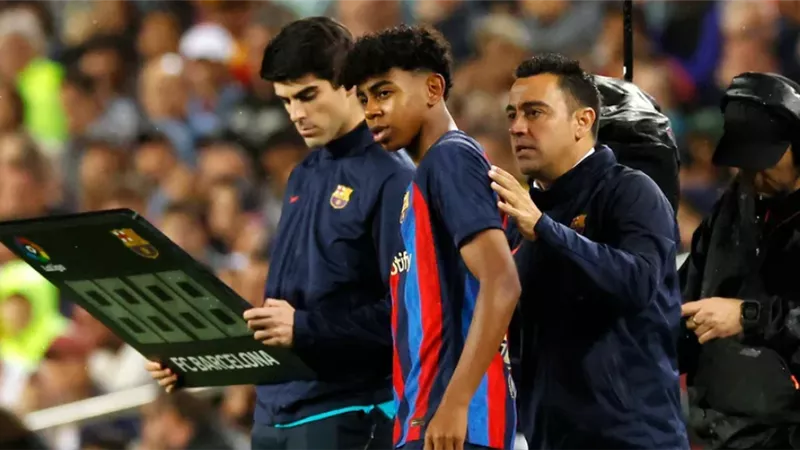 برشلونة يقترب من التجديد لامين يامال.. وريال مدريد يراقب