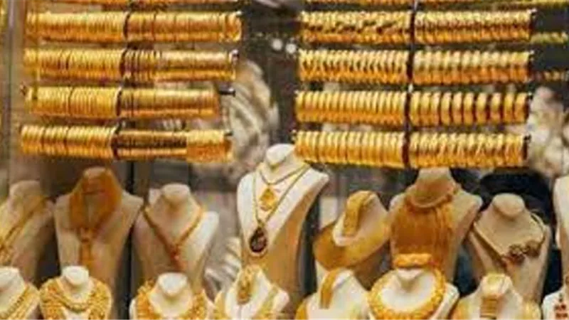 هل ينخفض سعر الذهب قريبا؟ مستشار الشعبة يجيب