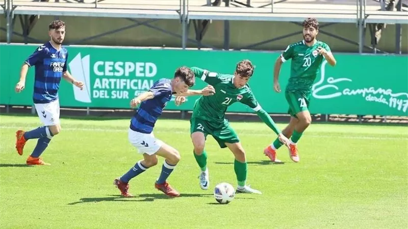 مدرب ريال بتيس الإسباني يشيد بشباب العراق.. منتخب متطور