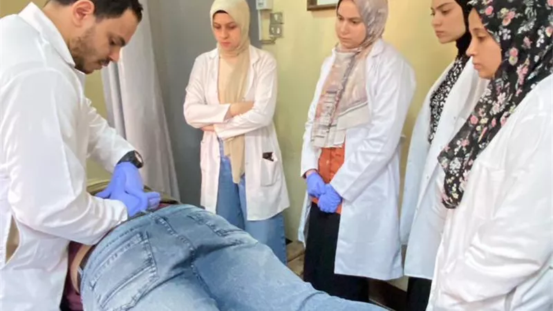العلاج الطبيعى تجرى 15 ألف جلسة وتنظم ورشتى عمل بالدقهلية