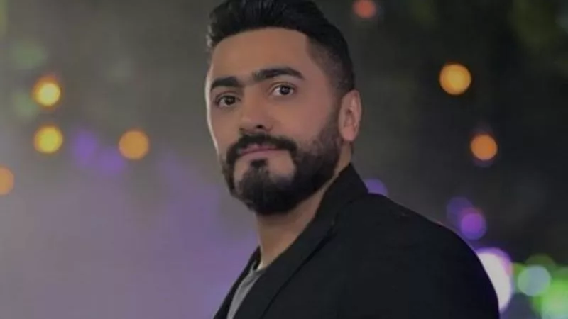 تامر حسني يطلب الدعاء والفاتحة على روح مصطفى درويش