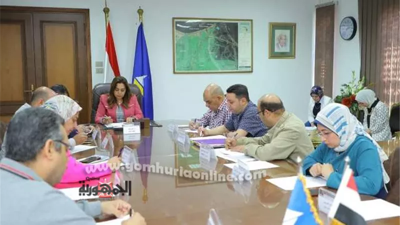 محافظ دمياط تتابع موقف مشروعات الخطة الإستثمارية