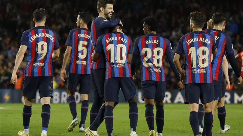 موعد والقناة الناقلة لمباراة برشلونة وأوساسونا بالليجا