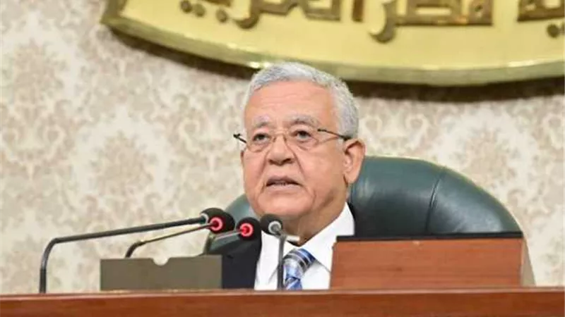 رئيس النواب:الحضارات الإنسانية بنيت أعمدتها بسواعد العمال وجهودهم