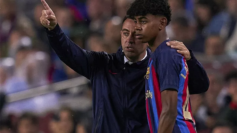 اجتماع حاسم في برشلونة لتحديد مصير فاتي ويامال