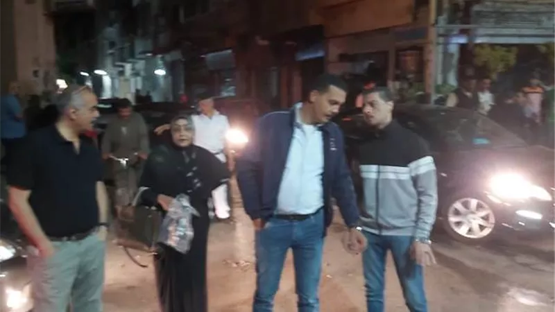 رفع اشغالات كافيه شهير بالدقي ومتابعة مواعيد الغلق للمحلات