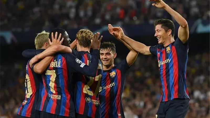 برشلونة يقترب من حسم صفقة مجانية غير متوقعة