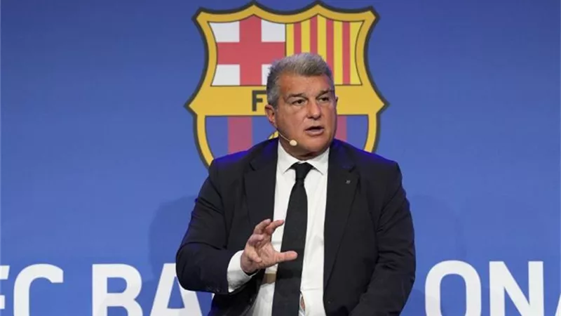 برشلونة يدرس الخروج من أوروبا واللعب في قارة أخري
