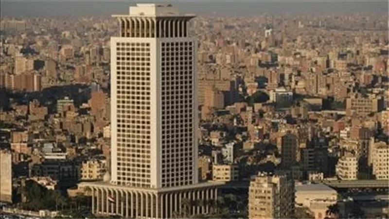 الخارجية تعيد التأكيد على نقاط تجمع وإجلاء المواطنين المصريين من السودان