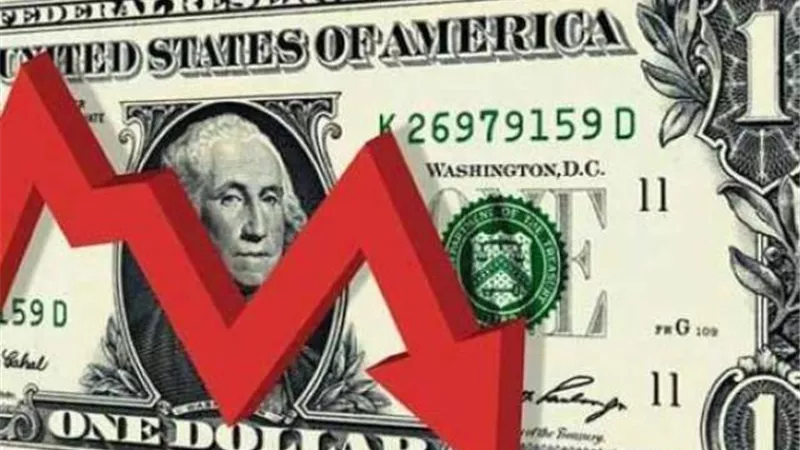 الدولار يهبط تحت ضغط بعد بيانات الوظائف الأمريكية
