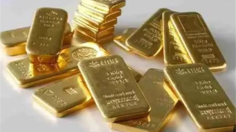 الذهب يحوم فوق مستوى 2000 دولار قبل قرار الفيدرالي