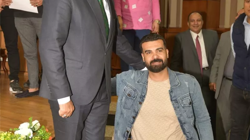 لافتة إنسانية من محافظ الدقهلية بعيد العمال تعرف عليها بالتفاصيل