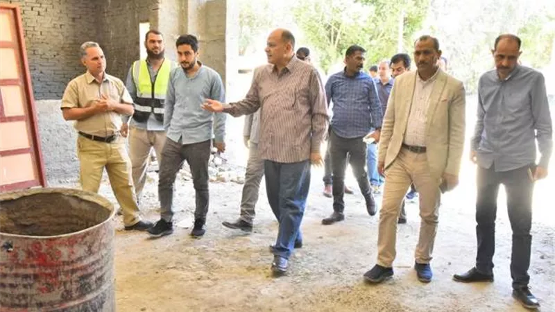 محافظ أسيوط يتفقد أعمال إنشاء مجمع خدمات المواطنين بالشامية