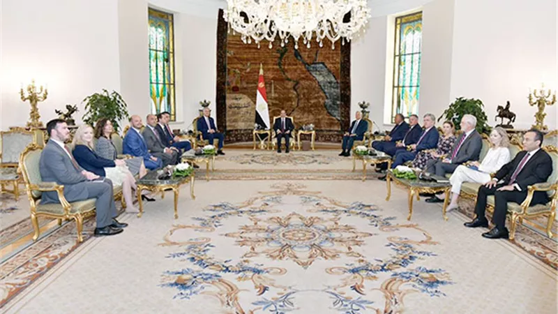 الرئيس السيسي يؤكد أهمية الحوار السياسي السلمي في السودان