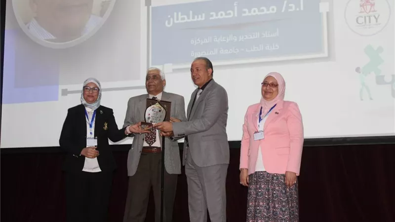 الشراكة بين المؤسسات الأكاديمية والرعاية الصحة بمؤتمر التمريض