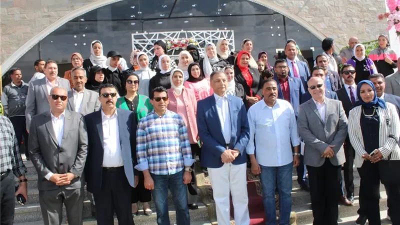 وزيرا الرياضة والتعليم يتفقدان مركز شباب مطروح..صور