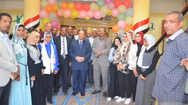 خالد يفتتح الصالة المغطاة للألعاب الرياضية بإدارة اسنا التعليمية
