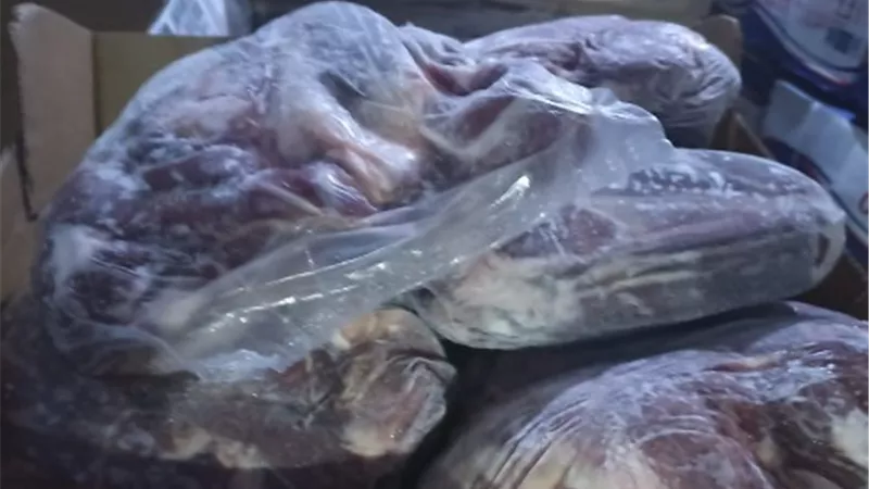 ضبط 6 طن لحوم و دجاج غير صالحة..وتحرير 72 محضر مخالفة بالقليوبية