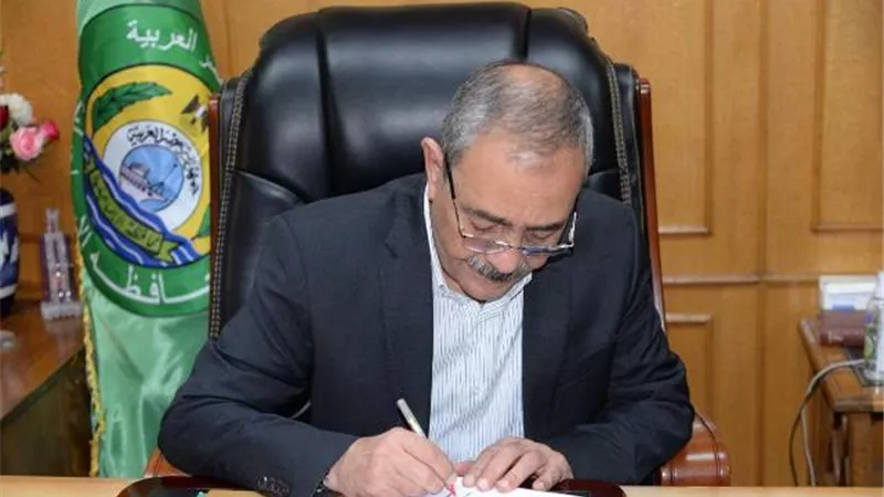 محافظ الإسماعيلية يستعرض أسعار تعريفة الركوب الجديدة