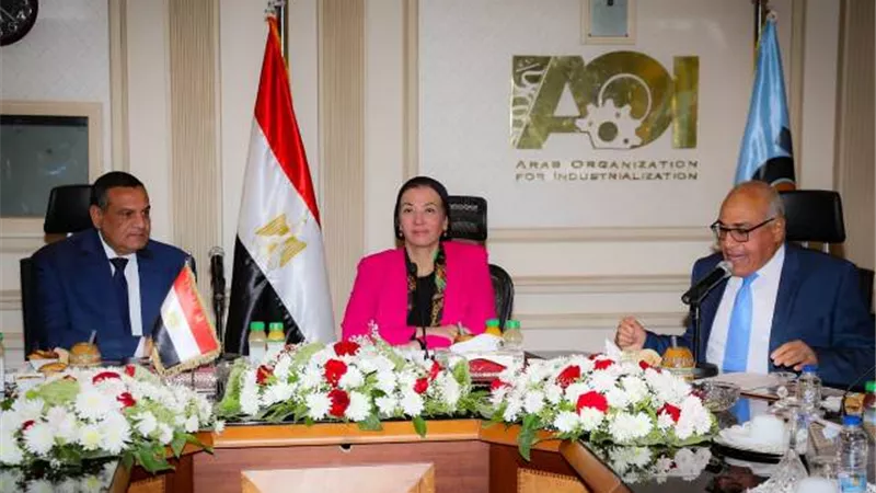 توقيع ملحق عقود مراحل تنفيذ منظومة المخلفات الصلبة