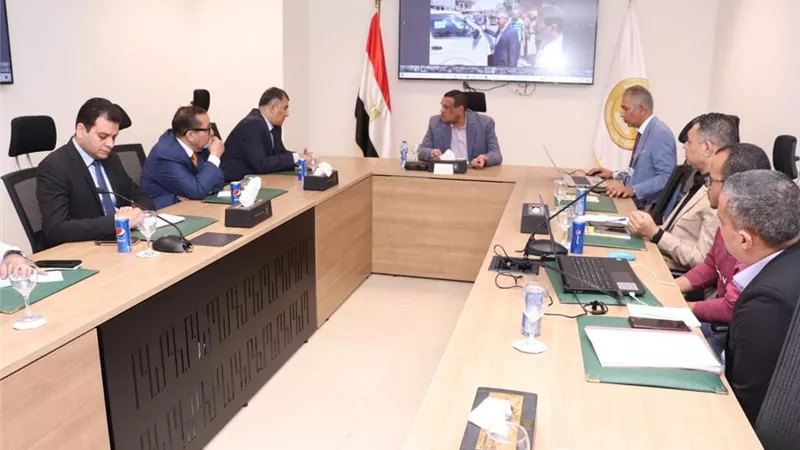 وزيرالتنمية المحلية يتابع قرارات تحديد أسعارتعريفة الركوب الجديدة