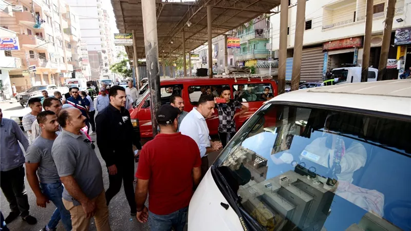 محافظ الدقهلية يتفقد عدد من المواقف داخل مدينة المنصوره