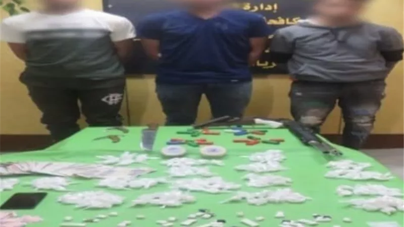 الداخلية تسقط 3 من العناصر الإجرامية تخصصوا في ترويج المخدرات
