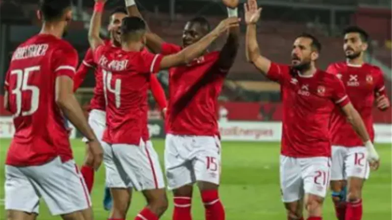 نجم دفاع الاهلى على رادار الزمالك .. والابيض ينتظر قرار اللاعب