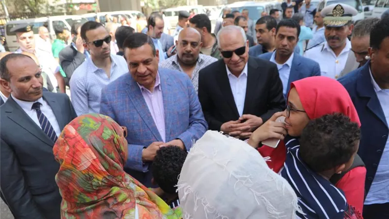 وزير التنمية المحلية: التأكد من التزام السائقين بالتعريفة الجديدة