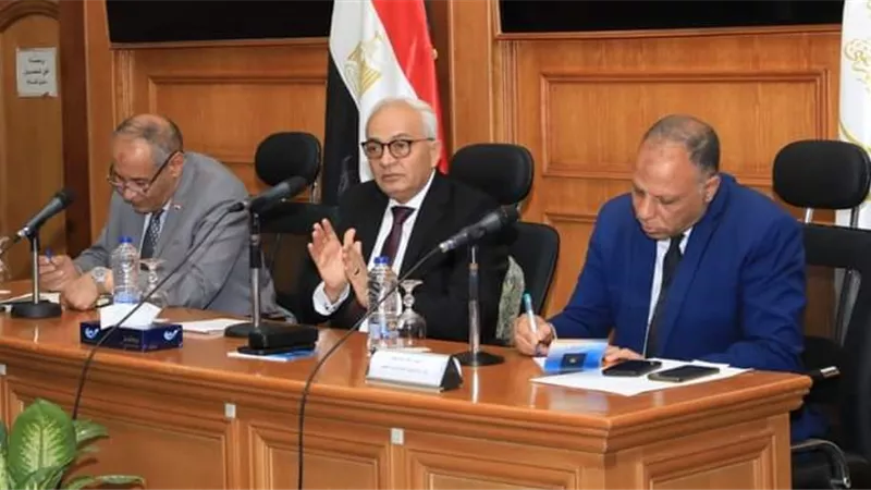 وزير التعليم يكشف تفاصيل تطوير مناهج الإعدادية