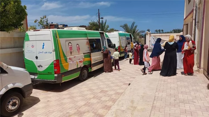 علاج ١١٣٤ مواطنا بالمجان في قافلة طبية بدمياط