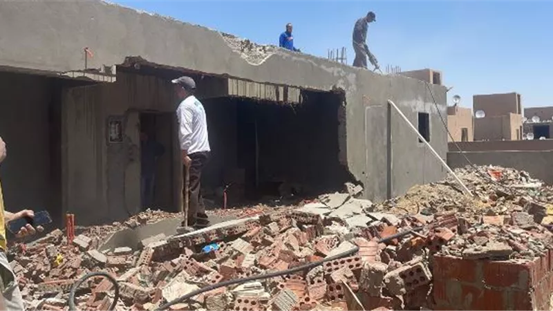 على سعد يكشف تفاصيل إزالة جهازالشروق لدور مخالف فى المدينة.. صور