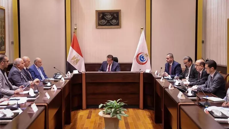 وزير الصحة يؤكد الاهتمام بملف تطوير خدمات العلاج الطبيعي