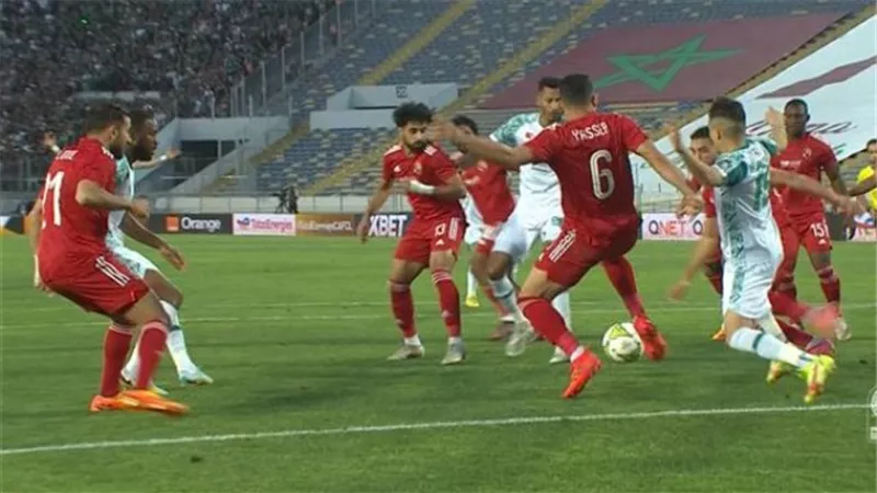 نقل مباراتين وغرامة 100 الف دولار عقوبة على الرجاء بسبب أحداث مباراة الاهلى