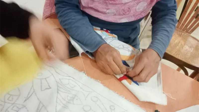 ورشة لتعليم فن الخيامية بثقافة السويس