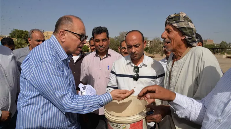 محافظ أسيوط يتفقد انتظام عمليات توريد القمح بصوامع مطاحن مصر