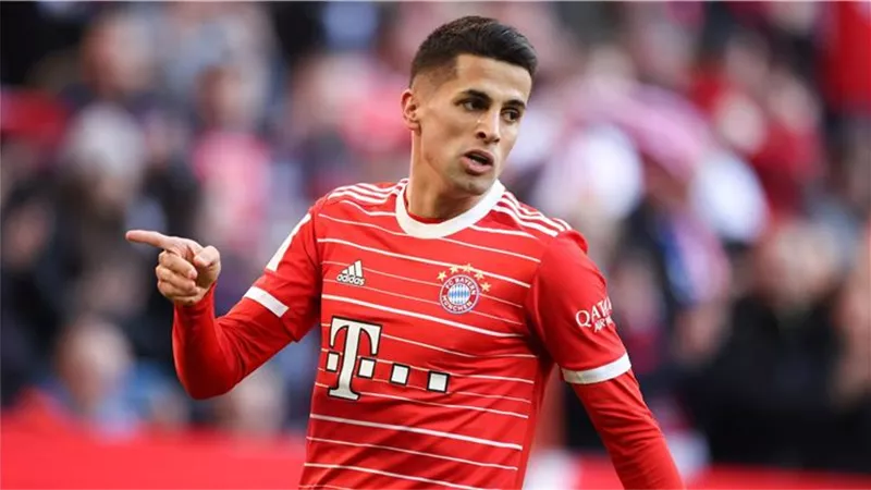برشلونة يقترب من التعاقد مع كانسيلو