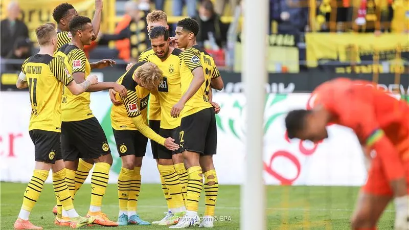 بوروسيا دورتموند يكتفي بستة أهداف فى شباك فولفسبورج