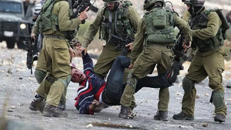 قوات الاحتلال تعتقل 16 فلسطينيا من مناطق متفرقة بالضفة الغربية