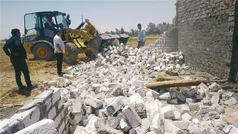 محافظ أسيوط: إزالة 58 حالة تعدي واسترداد 9 فدان زراعة
