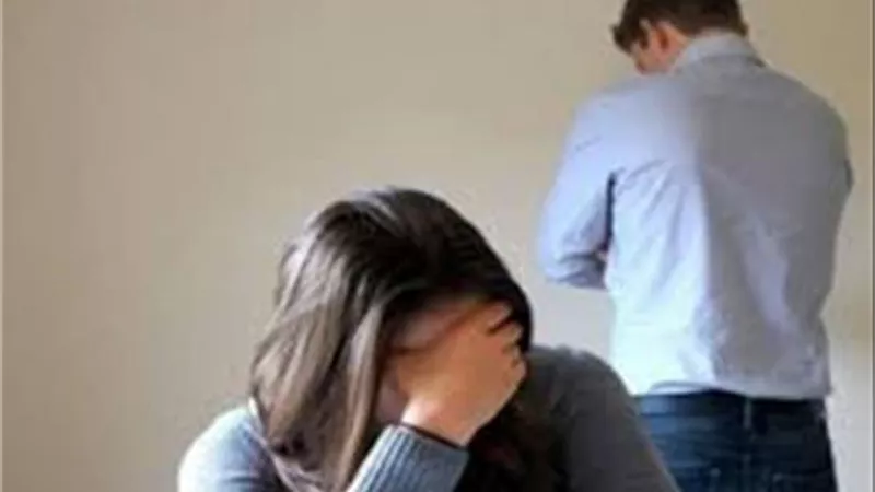 زوجة فى دعوى خلع بعد شهري زواج: بيأكل مع أمه وسايبنى أكل لوحدى